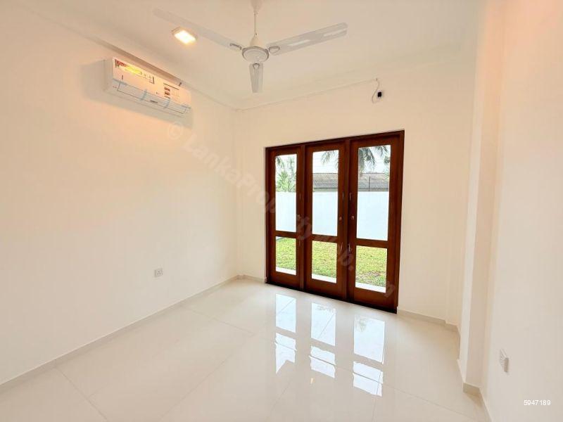 House for sale in Polgasowita