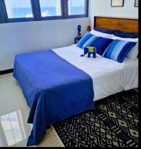 Bedroom - 46th Floor Cozy Condo in the Heart of Colombo
