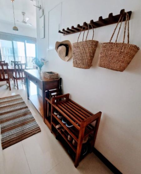 Living Room - 46th Floor Cozy Condo in the Heart of Colombo