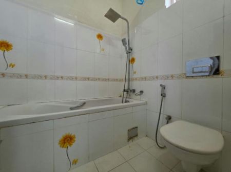 Bathroom - Span Tower - 03 Bedroom Unfurnished Apartment for Sale in Colombo 04 (A6610)