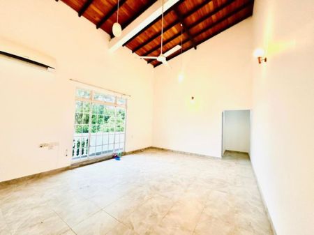 Bedroom - (SR757) 10 Perch Luxury Two Story House for Rent in Pita Kotte