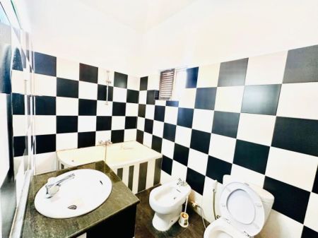Bathroom - (SR757) 10 Perch Luxury Two Story House for Rent in Pita Kotte