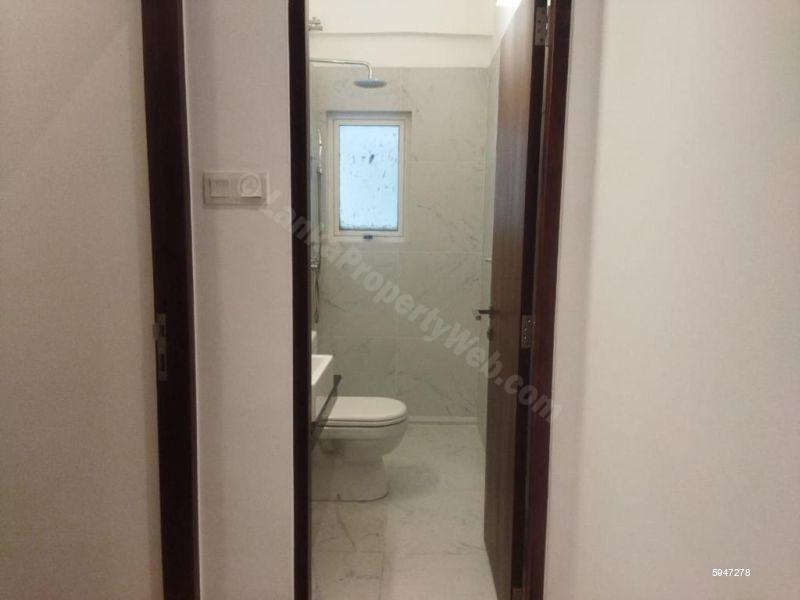 Bathroom - Apartment for sale in Colombo 9