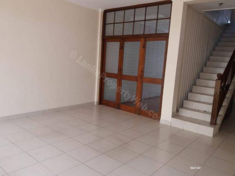 Commercial for rent in Colombo 3