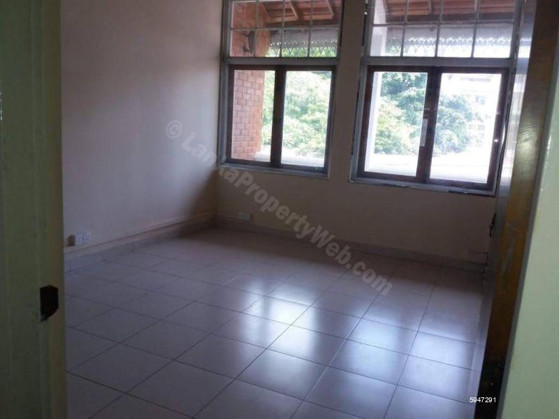 Commercial for rent in Colombo 3
