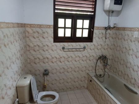 Bathroom - For Lease Modern 04 Bedroomed Spacious Two Storey Villa Type House In The Heart Of Galle  | LH03723