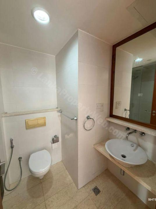 Bathroom - Apartment for rent in Colombo 3