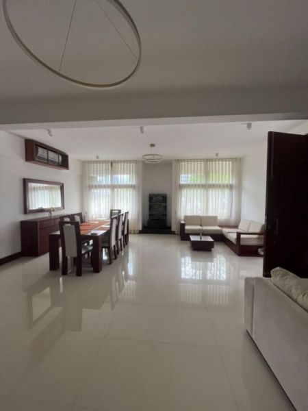 Living Room - Private Luxury Apartment 3-Bedroom Apartment For Rent – Colombo 05