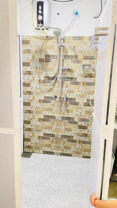 Bathroom - House for rent in Colombo 4