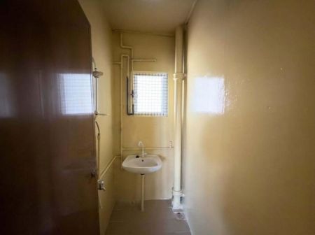 Bathroom - Spacious 2-Bedroom Apartment for Sale in Colombo 5 – Anderson Flats!