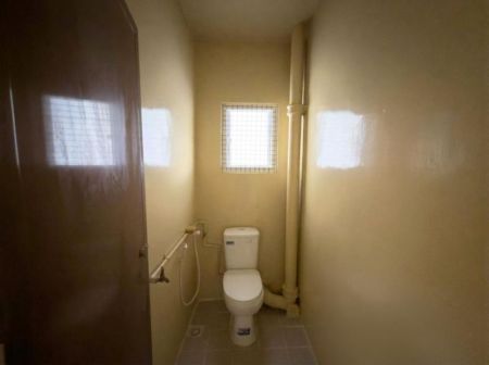 Bathroom - Spacious 2-Bedroom Apartment for Sale in Colombo 5 – Anderson Flats!