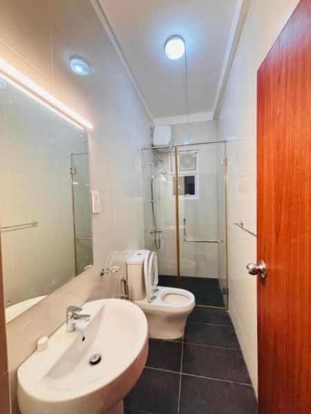Bathroom - 3 Bed Apartment For Rent in Colombo 07 (Baudhaloka Mawatha)