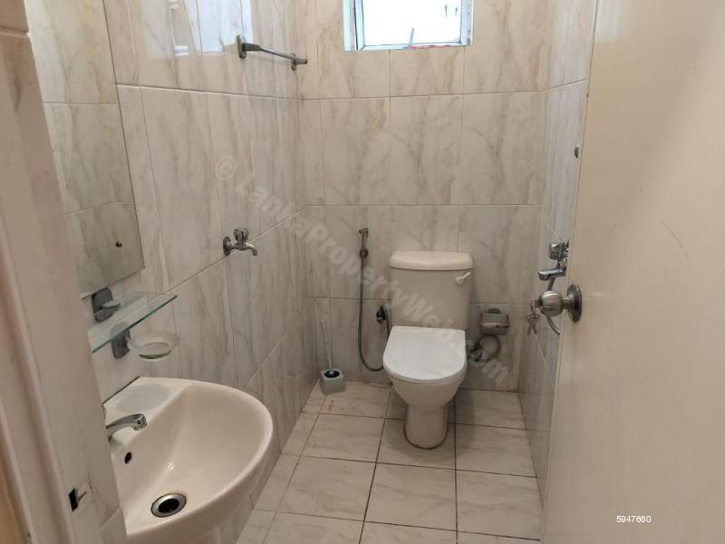 Bathroom - Apartment for sale in Colombo 4