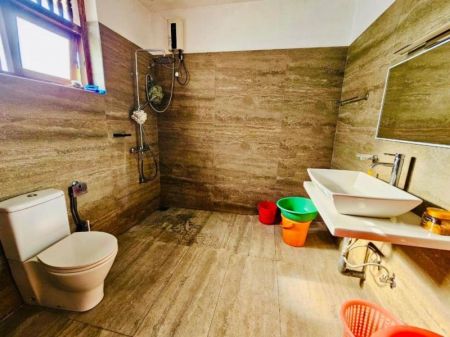 Bathroom - (PH1040) Spacious Two Storey  House for Sale in Maharagama