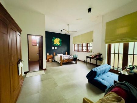 Living Room - (DH1038) 6BR Furnished Luxury Three Storey House for Sale in Colombo 13