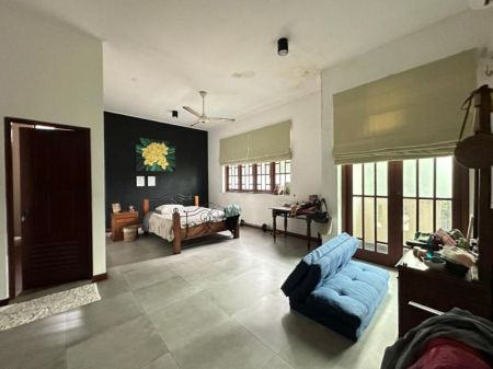 Living Room - (DH1038) 6BR Furnished Luxury Three Storey House for Sale in Colombo 13