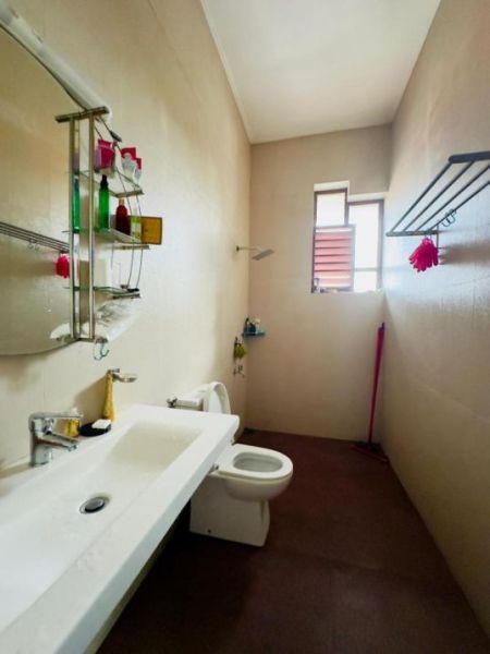 Bathroom - (DH1038) 6BR Furnished Luxury Three Storey House for Sale in Colombo 13