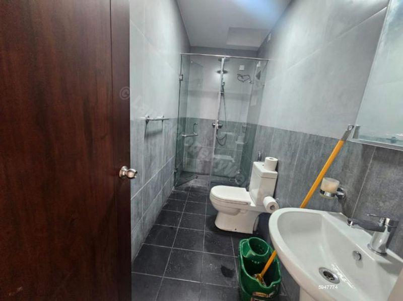 Bathroom - Apartment for sale in Colombo 3