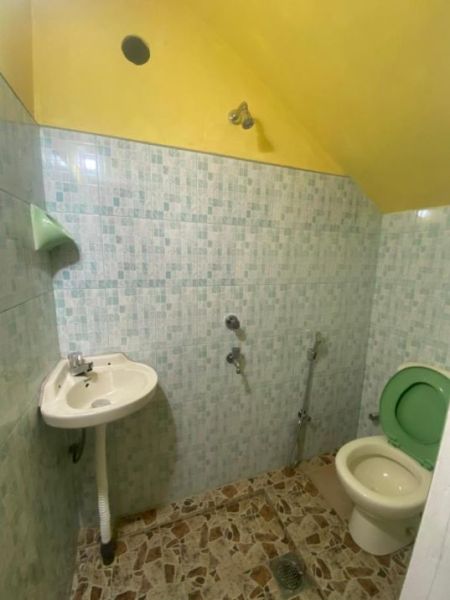 Bathroom - House for rent in Kandy 