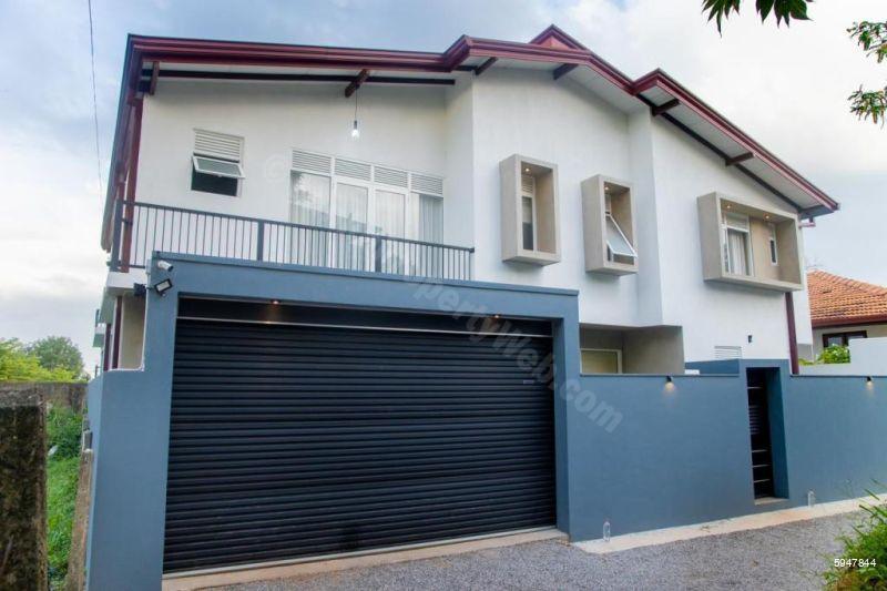 Exterior - House for sale in Battaramulla