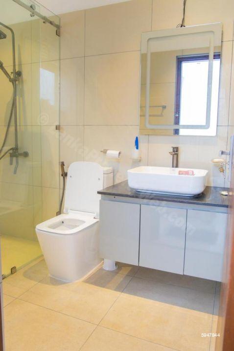Bathroom - House for sale in Battaramulla