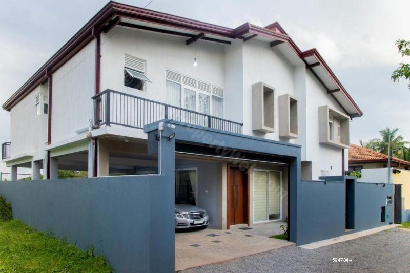 Exterior - House for sale in Battaramulla