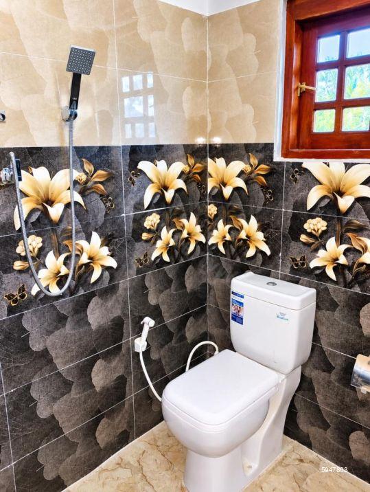 Bathroom - House for rent in Dikwella