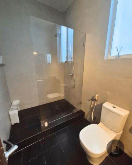 Bathroom - Luxury House for rent in Rajagiriya 