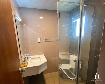 Bathroom - Aurum Skyline Residencies - 03 Bedroom Apartment for Sale - Furnished - High Floor - Colombo 05