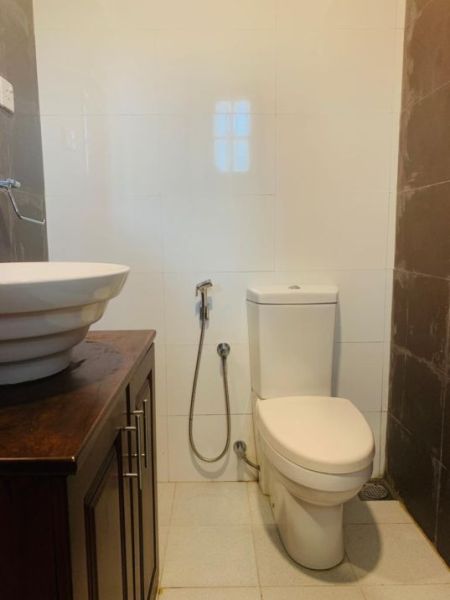 Bathroom - 13 Perches Furnished House for Sale - HL40611