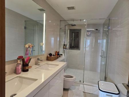 Bathroom - Luxury Altair 3BR Apartment for sale in Colombo 2 