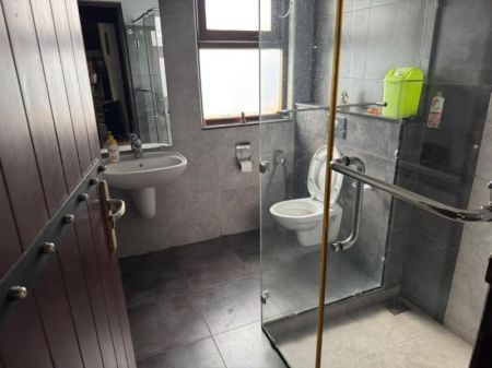 Bathroom - Architecturally Designed 4 Bedroom House for Sale at Pitakotte | LKR 95 Million (EM065AT)