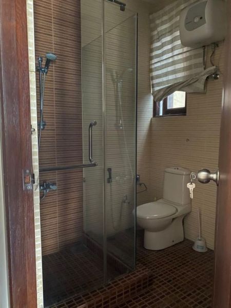 Bathroom - (NR864) 3 Story House for Rent in Colombo 05
