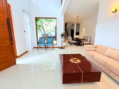 Living Room - Thalawathugoda 4 BR Luxury House For Sale in Kalalgoda