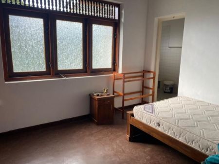 Bedroom - Battaramulla Pelawatta New Defense Road Large 07 Bed room House Available on Rent