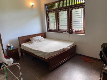 Bedroom - Battaramulla Pelawatta New Defense Road Large 07 Bed room House Available on Rent
