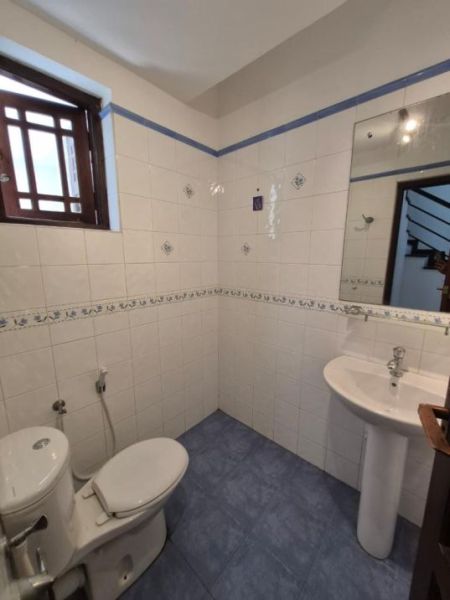 Bathroom - Spacious 3 Bedroom House for Sale – Hill Crescent Residencies, Dehiwala | LKR 95,000,000 (EM195RK)