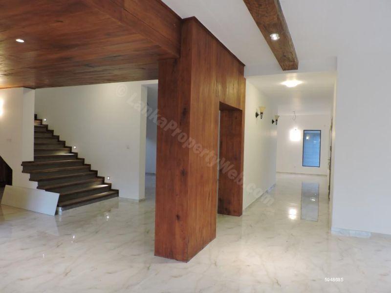 House for sale in Thalawathugoda