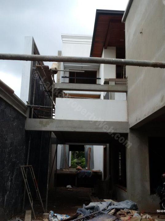 House for sale in Thalawathugoda