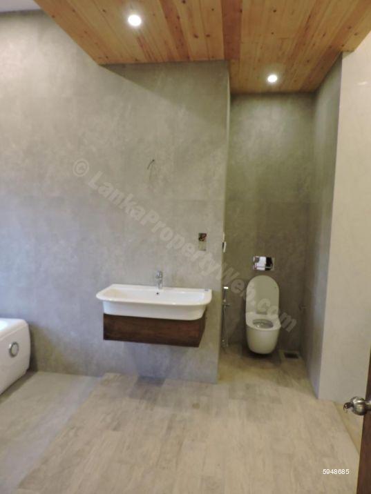 House for sale in Thalawathugoda