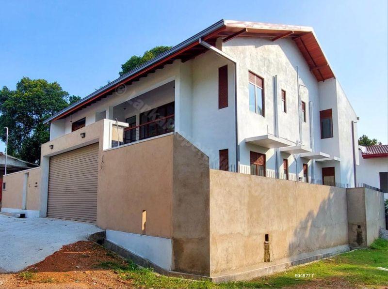 Exterior - House for sale in Battaramulla