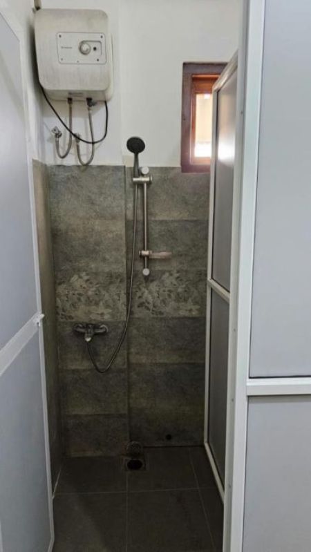 Bathroom - 06 Bedroom Unfurnished 03 Storied House for Sale in Dehiwala (A6485) 