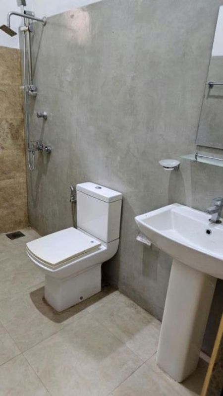 Bathroom - 06 Bedroom Unfurnished 03 Storied House for Sale in Dehiwala (A6485) 