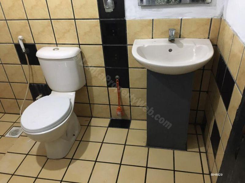 Bathroom - House for rent in Kottawa
