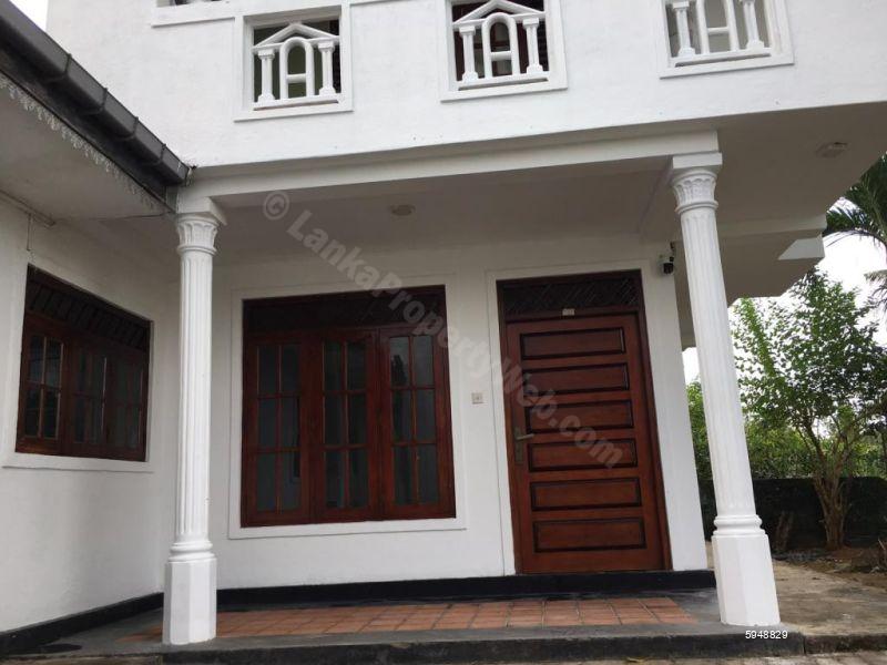 Exterior - House for rent in Kottawa