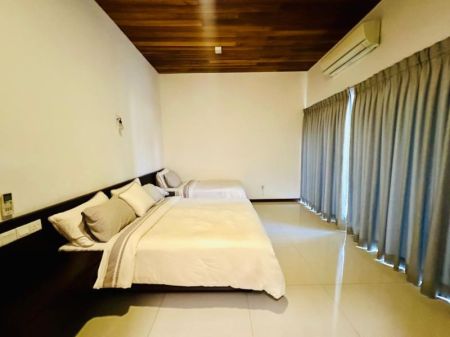 Bedroom - Luxurious 4-Bedroom House for Sale Thalawathugoda