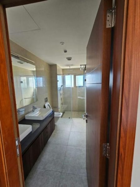 Bathroom - The Grand - 04 Bedroom Unfurnished Apartment for Sale in Colombo 07 (A2981)