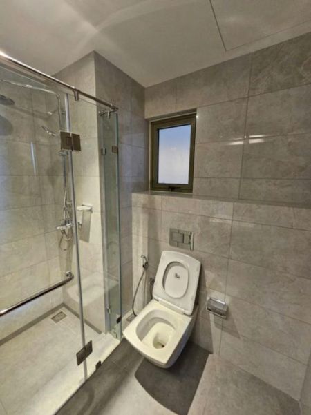 Bathroom - The Grand - 04 Bedroom Unfurnished Apartment for Sale in Colombo 07 (A2981)