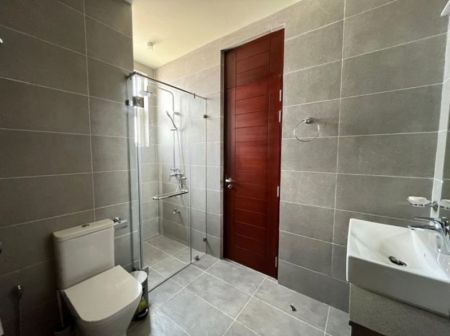 Bathroom - The Castle - 03 Bedroom Furnished Apartment for Rent in Colombo 08 (A446)
