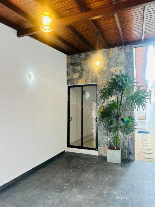 Exterior - House for sale in Athurugiriya